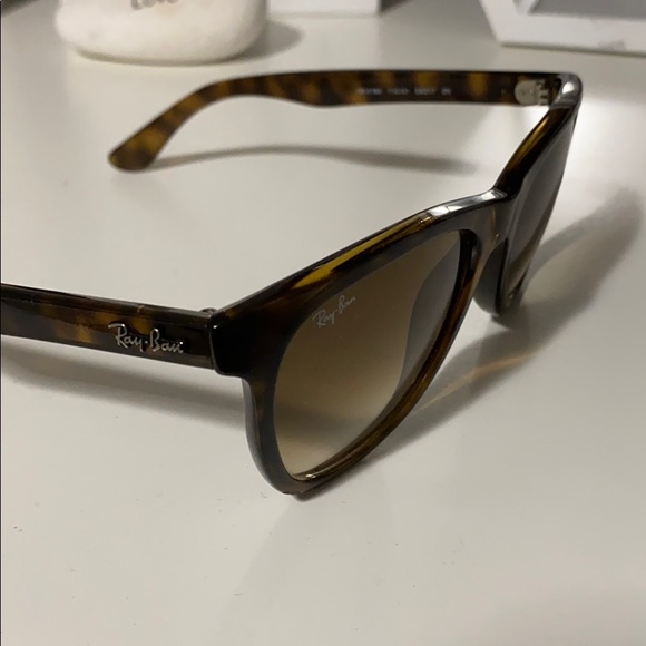 Rayban sunglasses - Picture 2 of 4